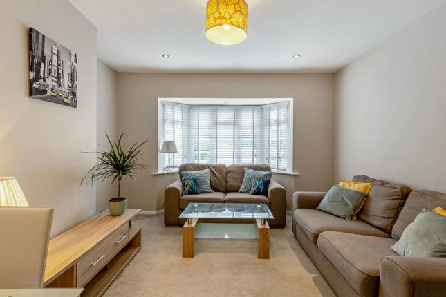 24, Berkeley Court, Reading photo 3