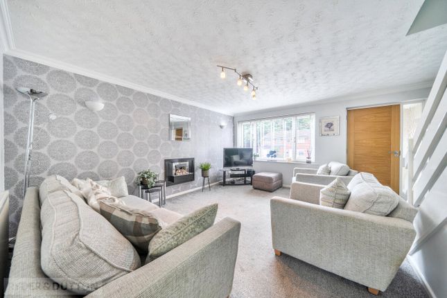 17, Foxglove Court, Rochdale photo 2