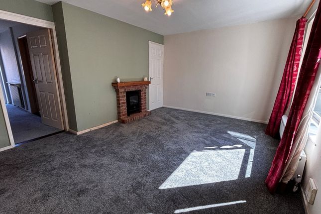 36, Pennine Way, Swadlincote photo 3