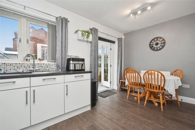2, Davy Road, Castleford photo 3