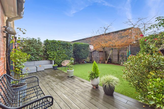 14, Red Kite Road, Chinnor photo 2