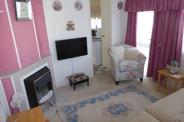 Mobile/park home for sale in Dolleys Hill Park, Pirbright Road, Normandy, Guildford, Surrey