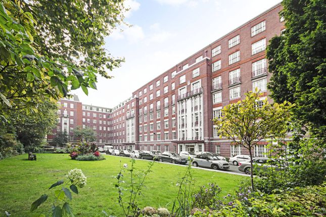 Flat to rent in Finchley Road, St John's Wood, London