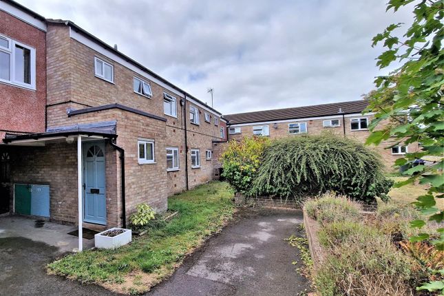 Thumbnail Flat to rent in Westcroft, Chippenham