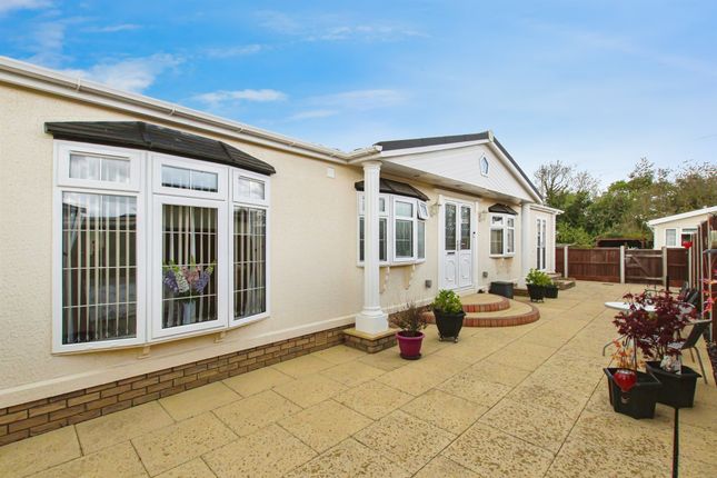 Thumbnail Mobile/park home for sale in Whittons Park, Waterbeach, Cambridge