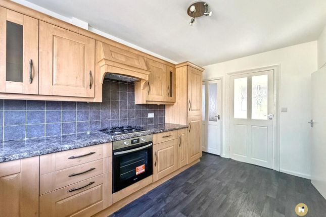 20, Marion Grove, Wakefield photo 2