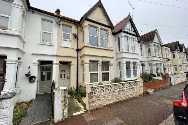 Rayleigh Avenue, Westcliff-On-Sea, Essex SS0, 2 bedroom flat for sale ...