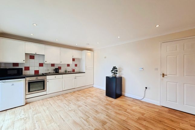 23 Flora Gardens, Penrose Road, Cornwall photo 2