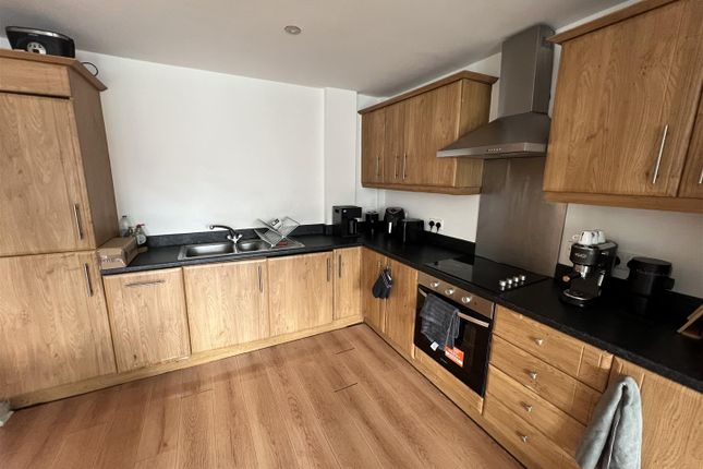 Apt. 8, 2, Southern Street, Manchester photo 4