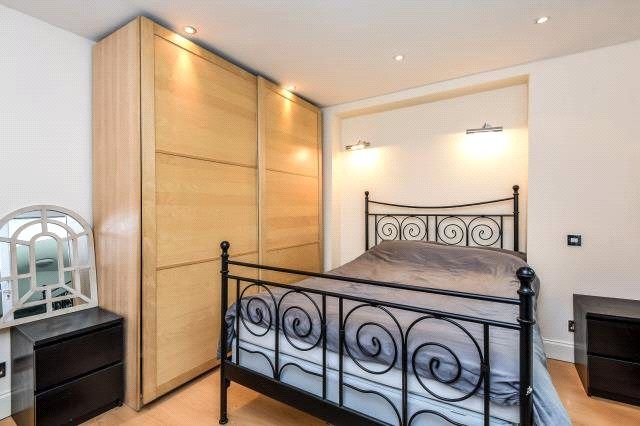 10 Englands Lane, London photo 3