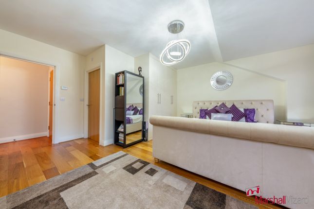 Town house for sale in Hagden Lane, Watford