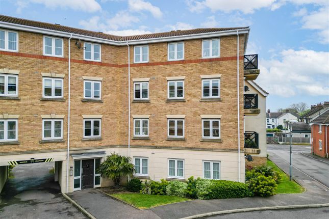 Thumbnail Flat for sale in Retort Close, Southend-On-Sea