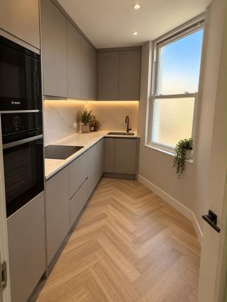 8, Aldebert Terrace, London photo 2