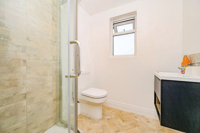 32, Grosvenor Road, Luton photo 5