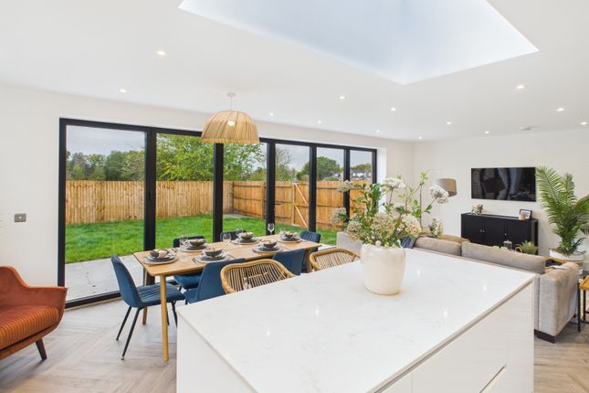 2-bed house on 1, Stable Close, Stoke Poges, £605,000