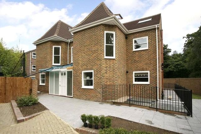 Flat for sale in Church Road, Ham, Richmond