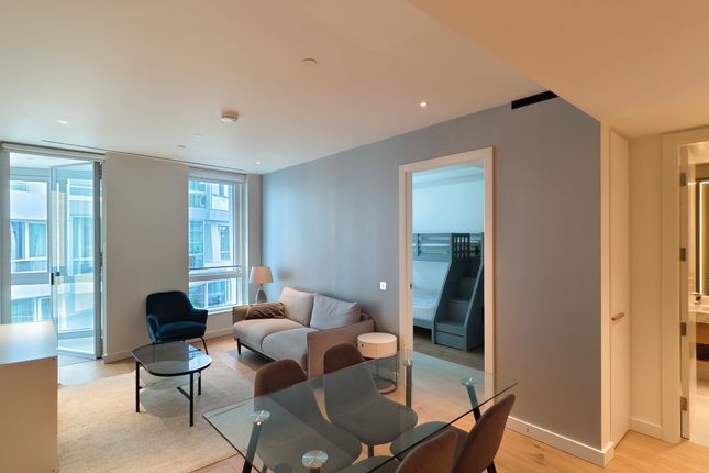 Apartment 512, Wilshire House, 2 Prospect Way, London photo 3