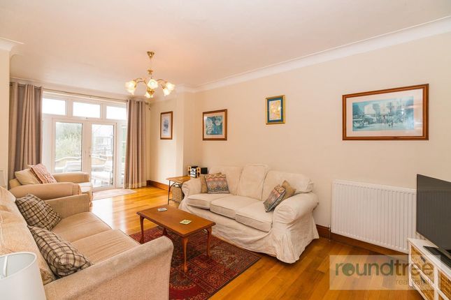 20, Vaughan Avenue, Hendon photo 2