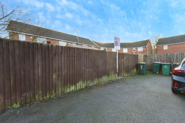 25, Manhattan Way, Bannerbrook Park, Coventry photo 2