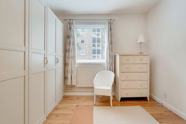 Flat 5, London photo 4