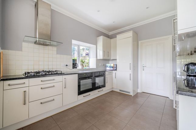 Whitmore Lodge, Whitmore Vale Road, HINDHEAD photo 4