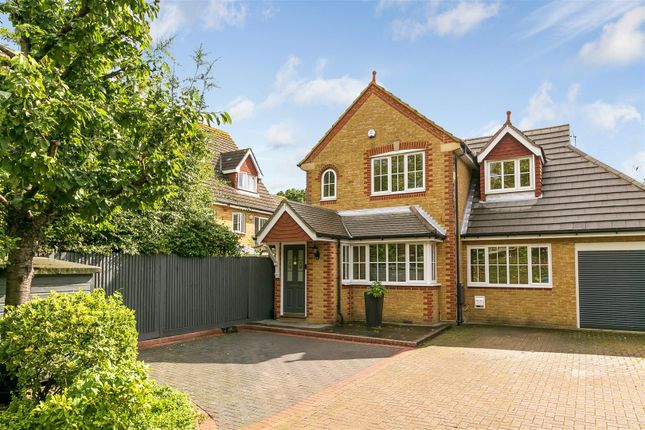 Thumbnail Property for sale in Widewing Close, Teddington