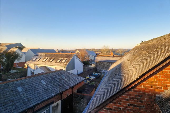 Flat 3,, 25 The Square, Devon photo 4