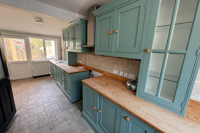 31, Victoria Avenue, Rugby photo 2