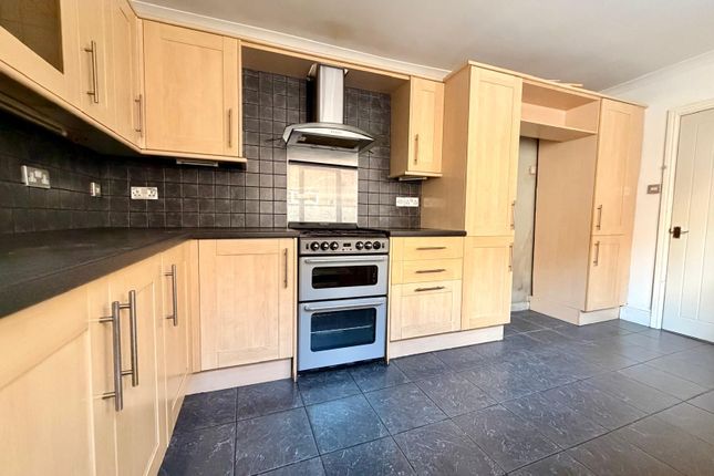 119, Hainton Avenue, Grimsby photo 2