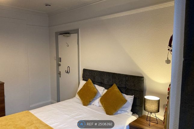 Room 1 - Available 1st November