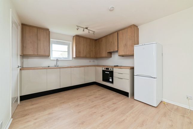 10, Viaduct Way, Welwyn Garden City photo 2