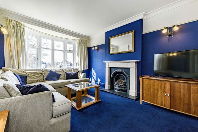 6, Grand Avenue, Surbiton photo 4
