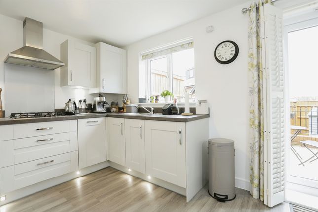 12, Baines Way, Woodbridge photo 4