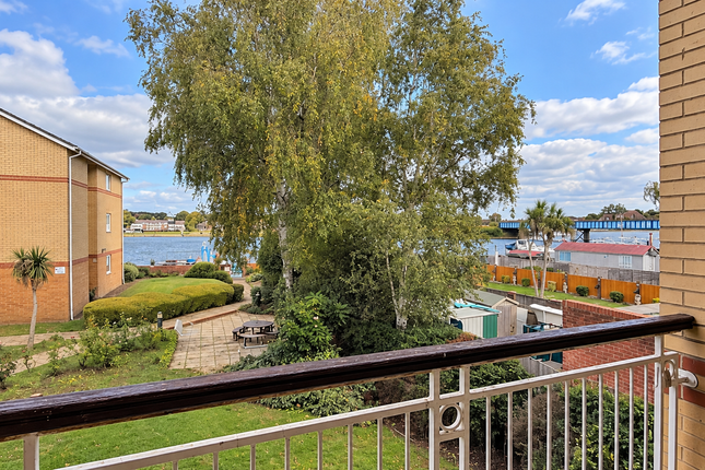 Studio flat on Vespasian Road, Southampton, £170,000