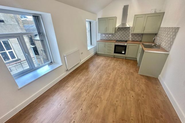 Thumbnail Flat to rent in Bay Hall Common Road, Birkby, Huddersfield
