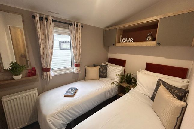 West Mersea Holiday Park, Seaview Avenue, Colchester photo 5