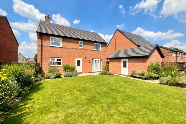 8 Henry Hughes Drive, Crewe photo 4