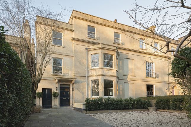 Town house to rent in Springfield Place, Bath