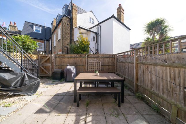 Balvernie Grove, London photo 4