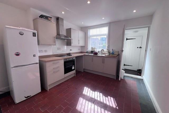 38, Oakland Avenue, Nottingham photo 3