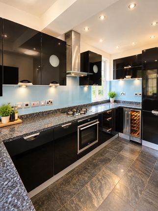 22 Mount Grove, Edgware photo 3