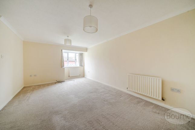 14 Stratford Court,, Avon Road, Farnham photo 2
