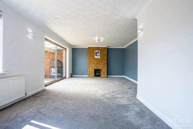 32, Heath Road, Grays photo 4