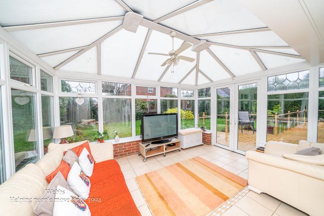 2, Pool Close, Shareshill, Wolverhampton photo 3