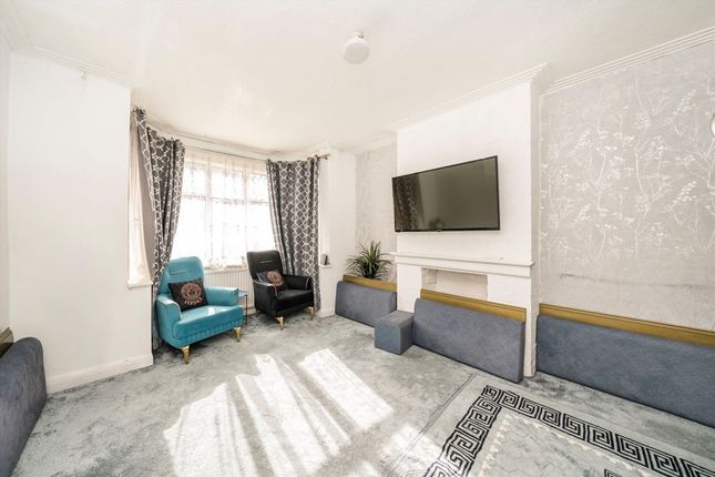 Torrington Drive, South Harrow photo 2