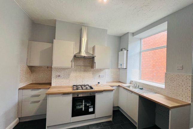 98, Raper Street, Oldham photo 4