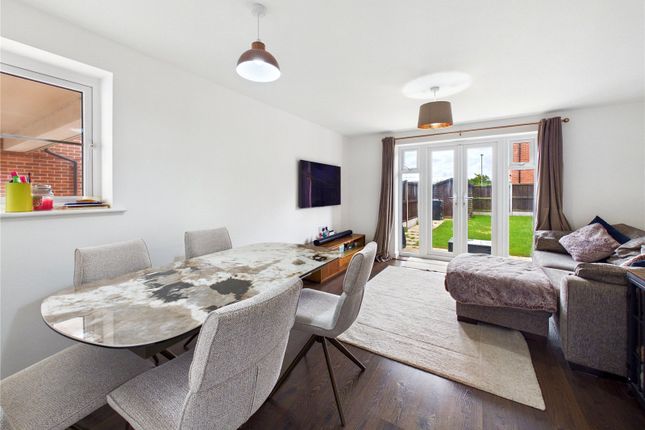 23, Woodford Walk, Colchester photo 3