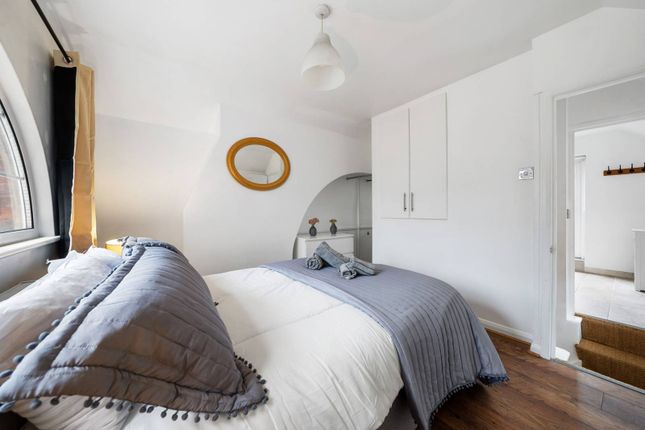 Thumbnail Property to rent in Agincourt Road, Hampstead, London