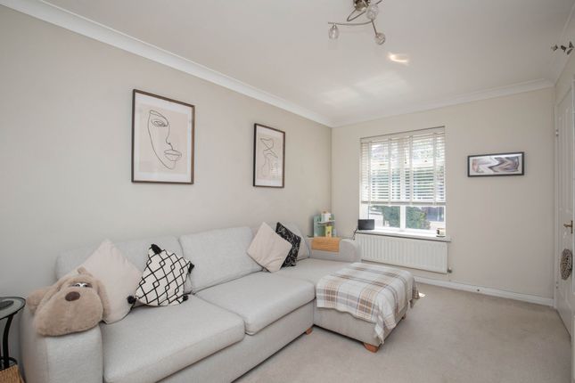 11 Ton View, Bridgend photo 3
