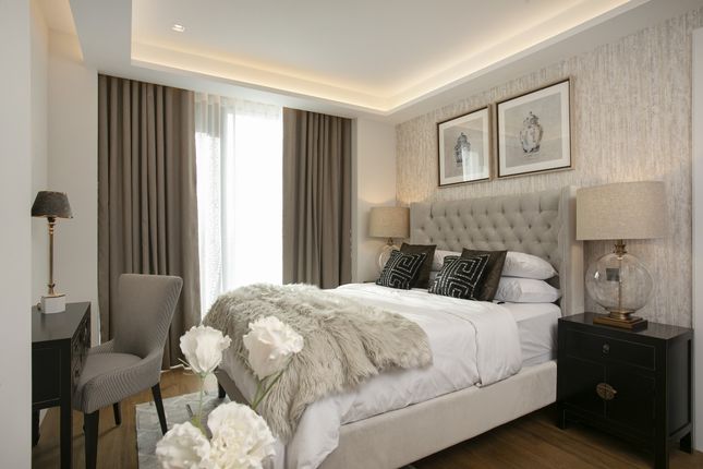 Flat for sale in Belvedere Road, Southbank Place, Waterloo, London